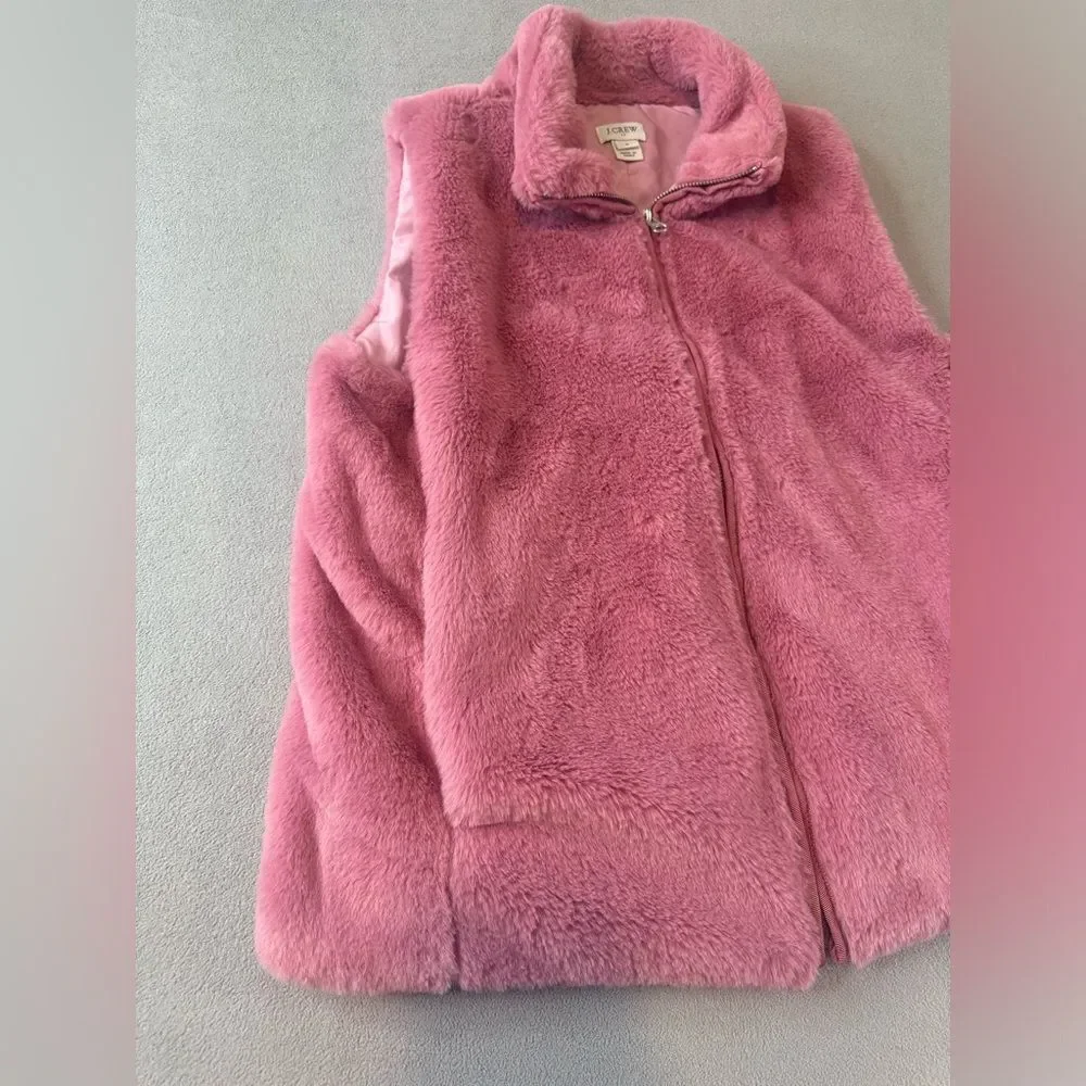 J Crew Women’s faux fur vest from J Crew size M - Picture 6 of 16